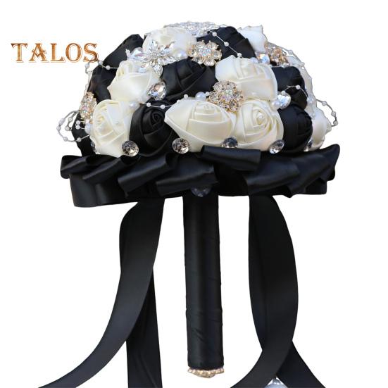 Свадебный букет для невесты. Свадебный букет из атласных искусственных цветов со стразами и искусственным жемчугом. Букет цветов для подружки невесты с ручкой на свадьбу.